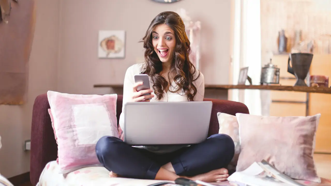 Subastas de lujo al estilo PopAuctioon: Vive la experiencia de vender y comprar bolsos de diseñador como nunca1